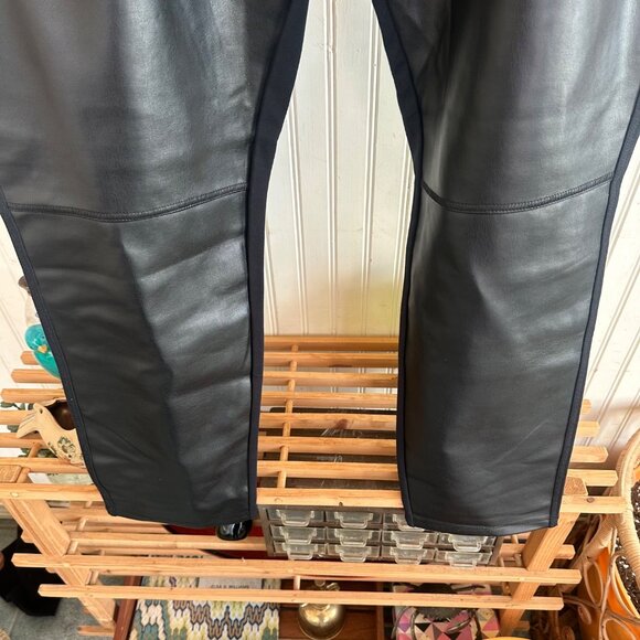 Roaman's 18/20 L Black Pants Faux Leather Front Knit Back Pull On stretch leggin - Picture 5 of 6
